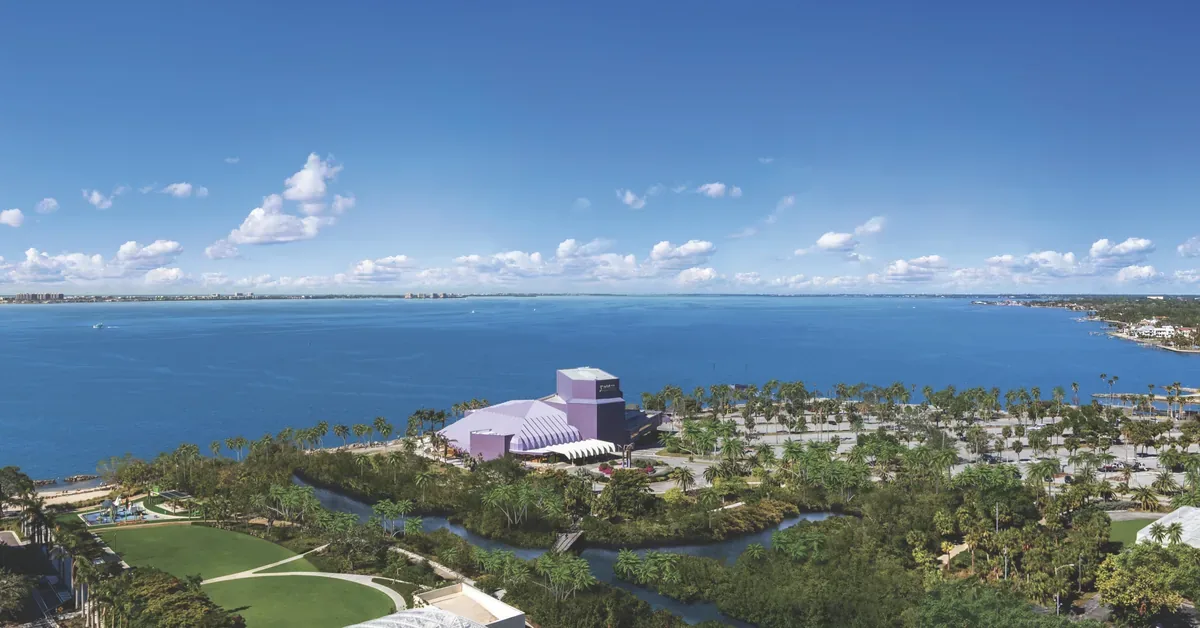 Sarasota Bay Views 1000 Boulevard Of The Arts